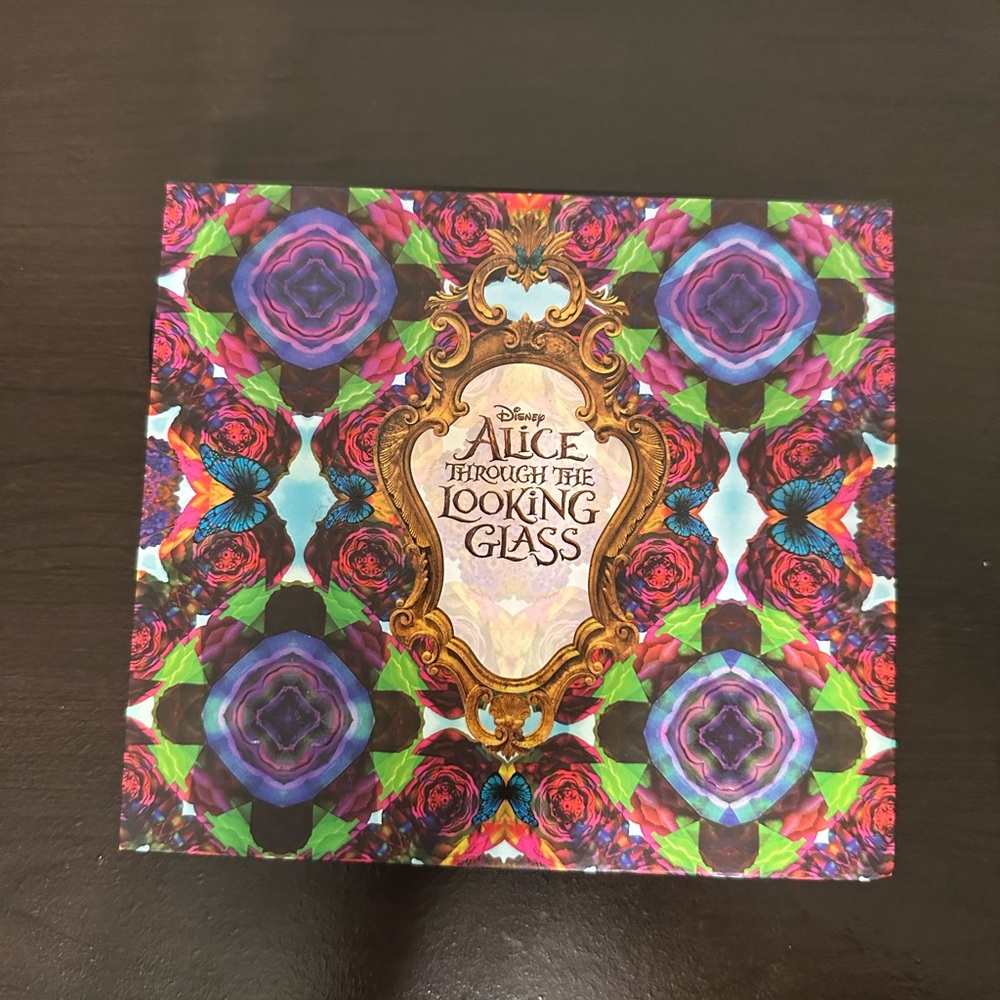 Urban Decay *RARE* Alice Through The Looking Glass